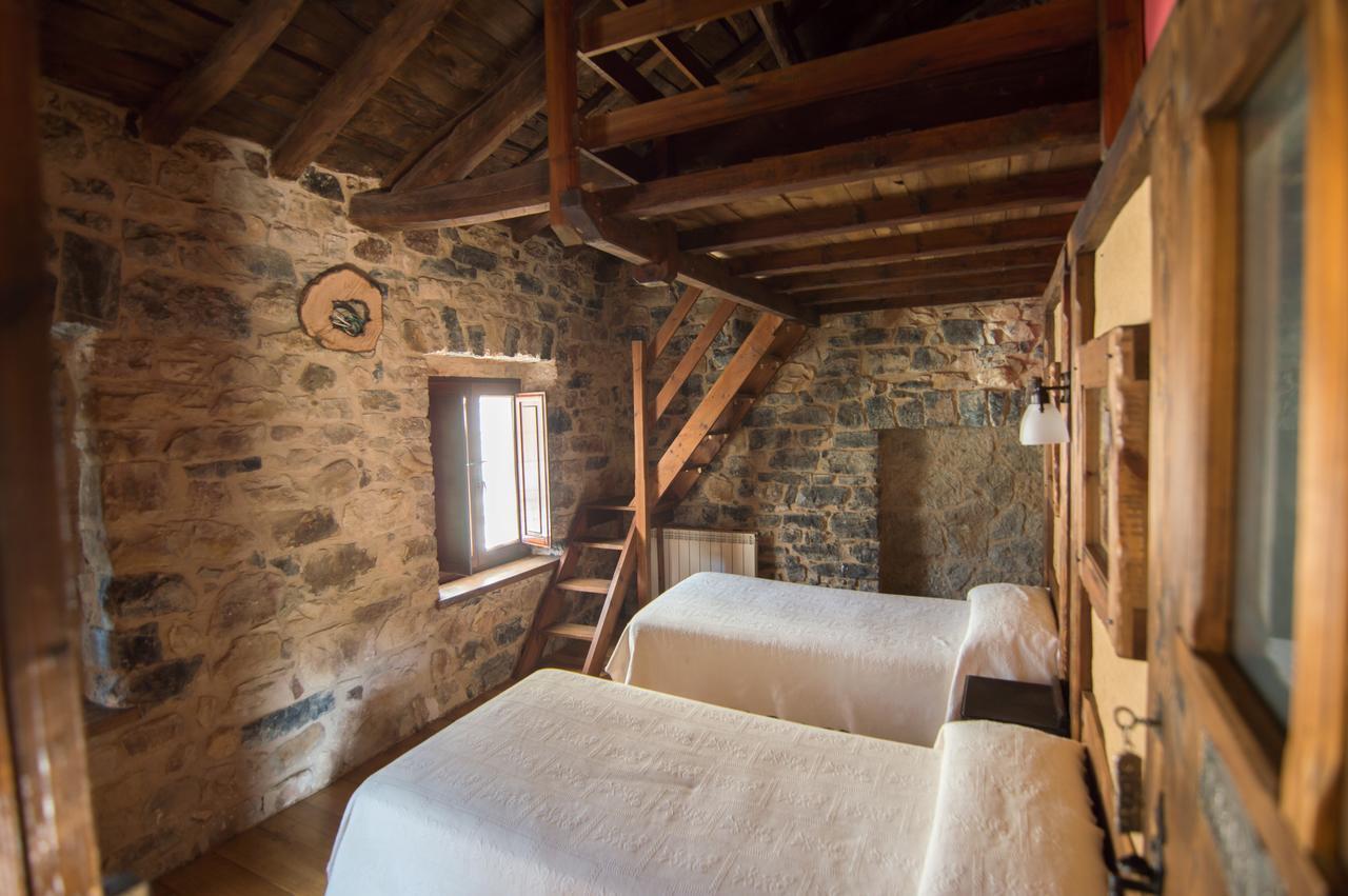 Casa Rural La Catedral De La Montana Affittacamere Lois Esterno foto