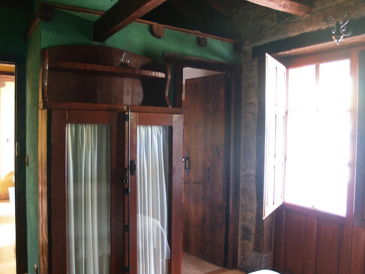 Casa Rural La Catedral De La Montana Affittacamere Lois Esterno foto